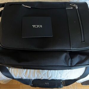 TUMI Briefcase Liquidation